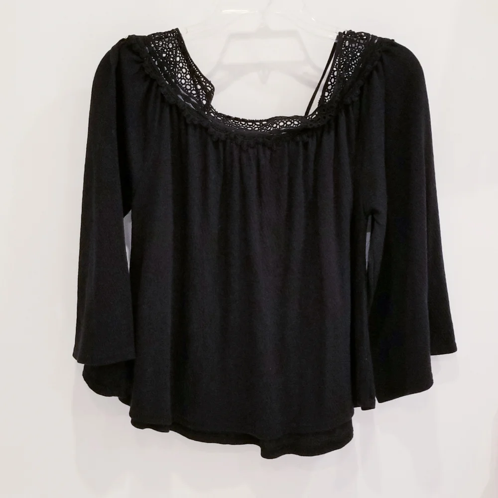 Anthropologie black crochet trim crop top Staring at Stars